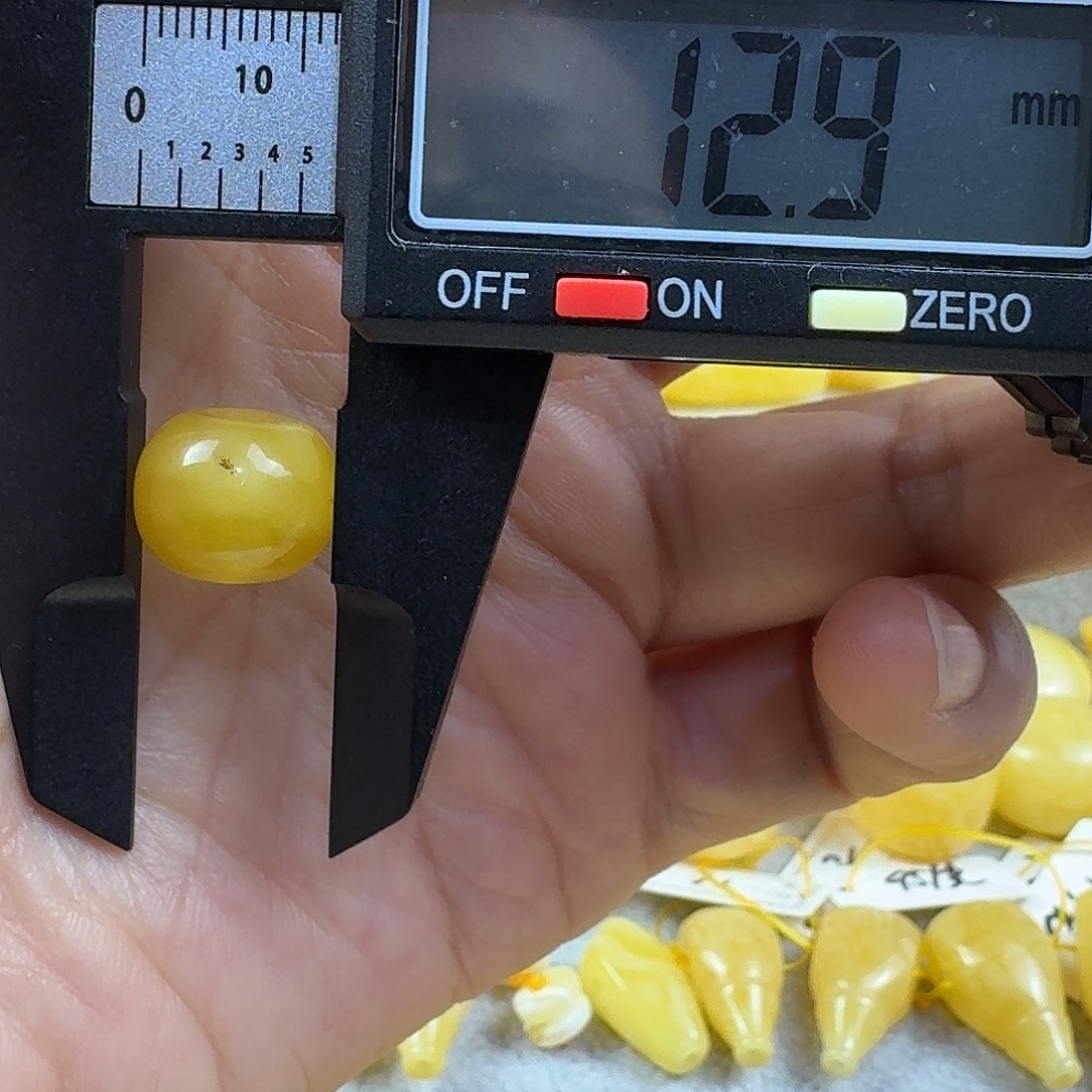 陆***陆裸石蜜蜡未镶嵌15杂