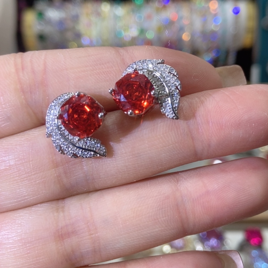 66锆石（处理）耳钉