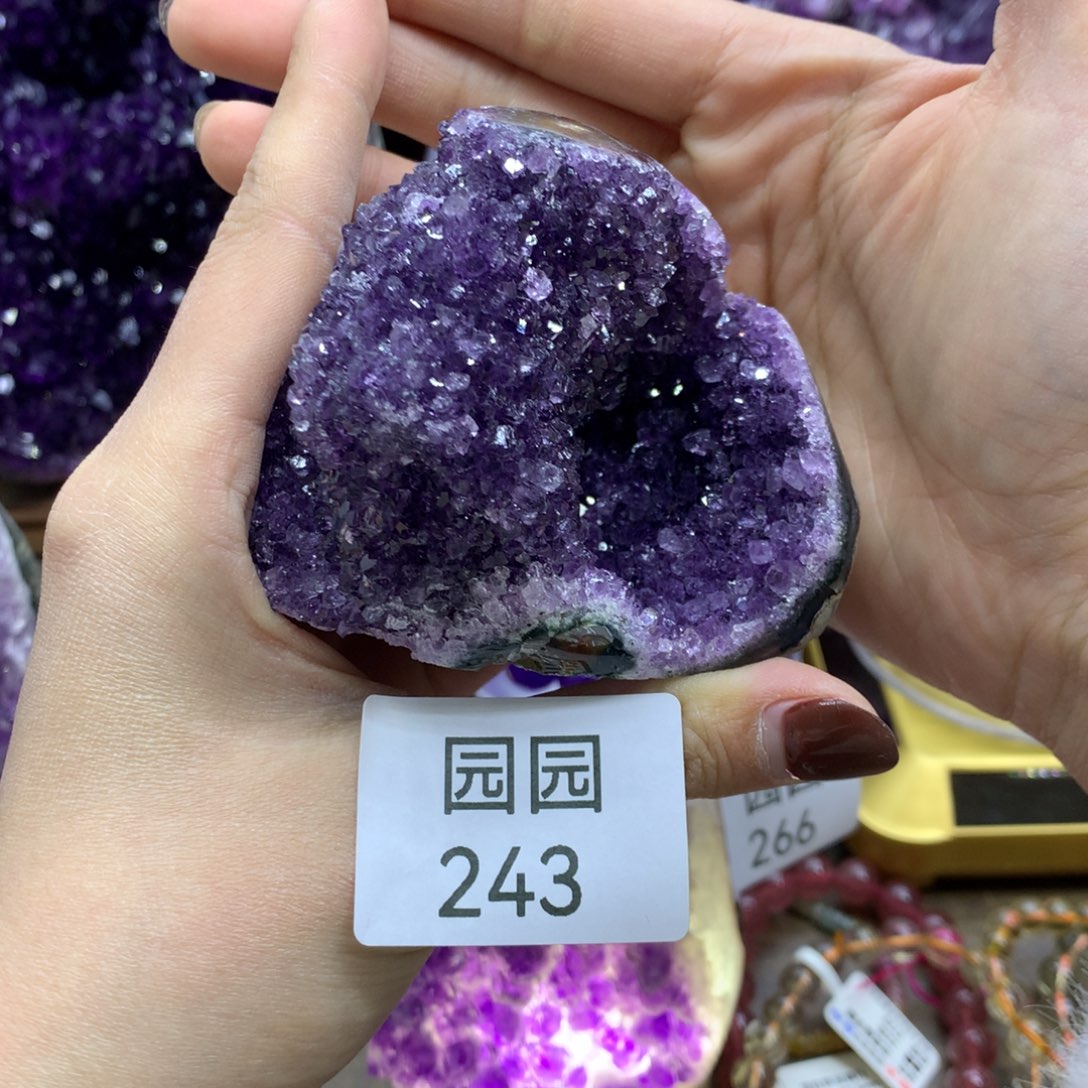 紫晶大型摆件（非配饰）未镶嵌