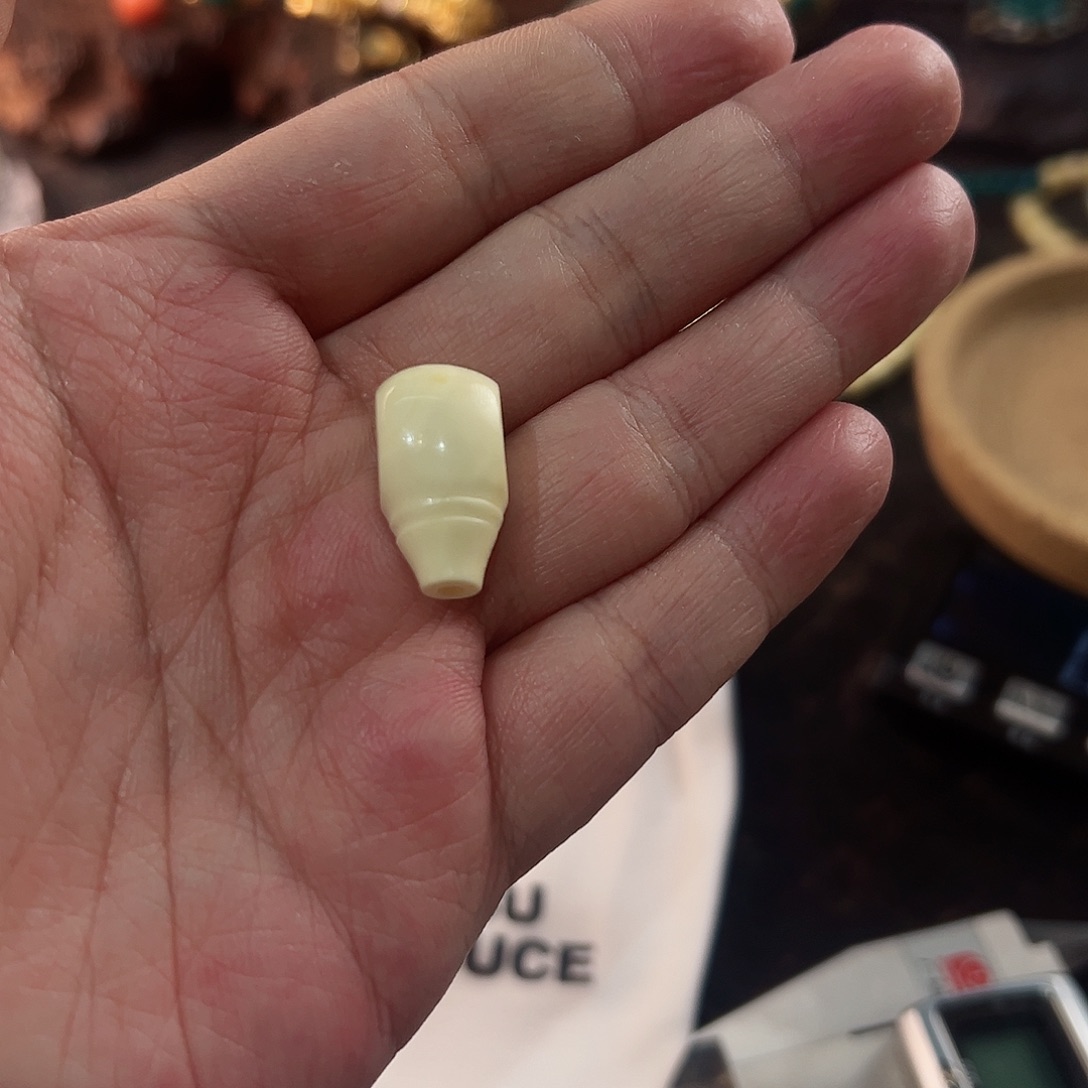 琥珀未镶嵌裸石蜜蜡三通