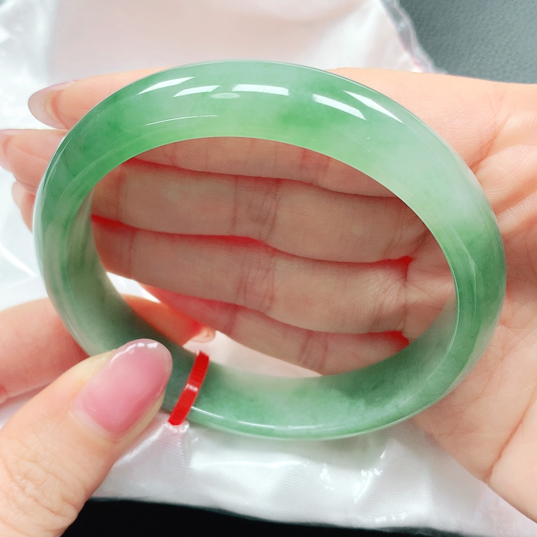 翡翠未镶嵌手镯58圈