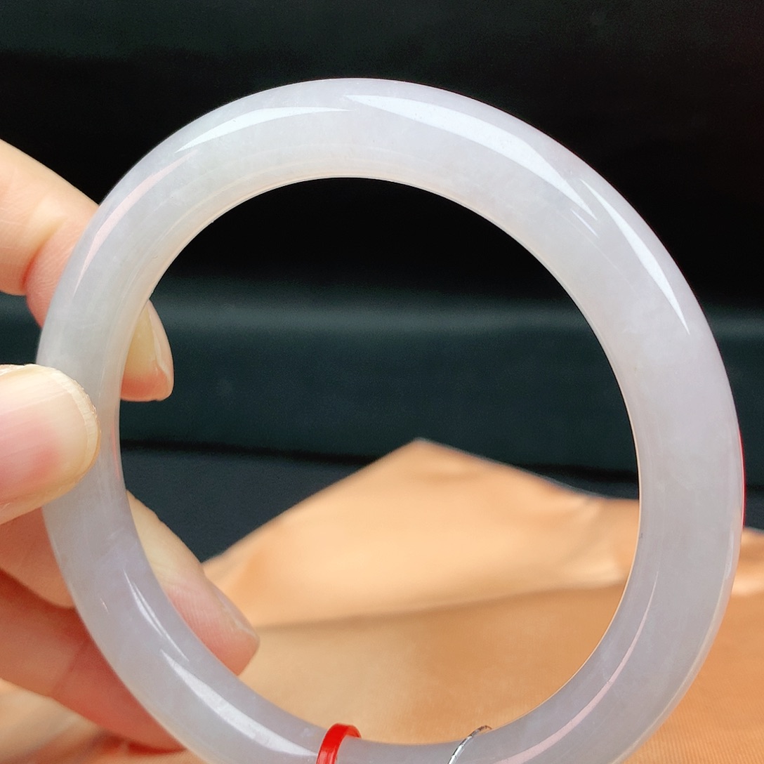 翡翠手镯未镶嵌58圈