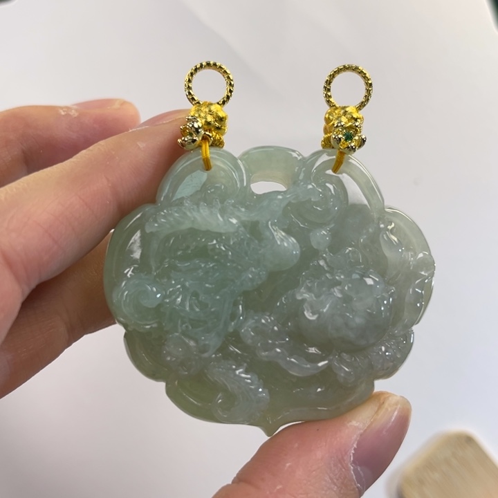 翡翠吊坠(赠链)未镶嵌代编织