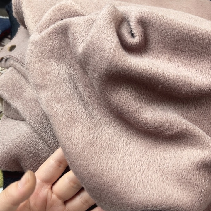 无纺布混纺豆沙粉人造毛1米。   