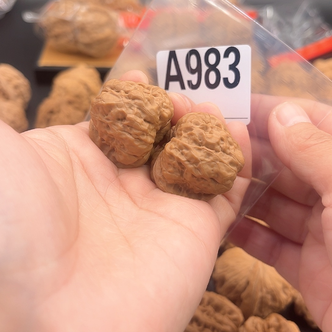 文玩核桃把件孩****吗蛙蛙精品32肚34