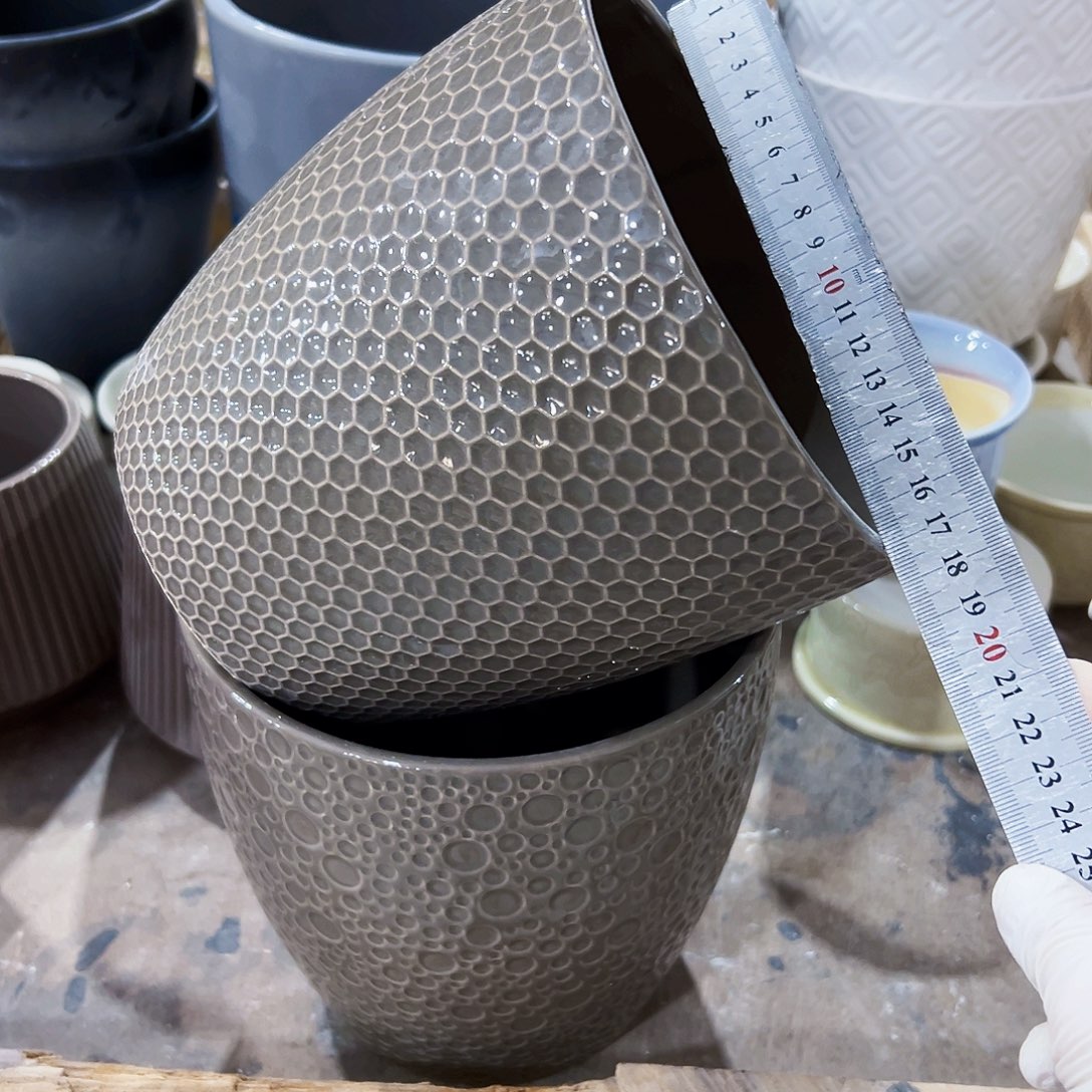 有孔外贸尾货陶瓷花盆凑10米包邮