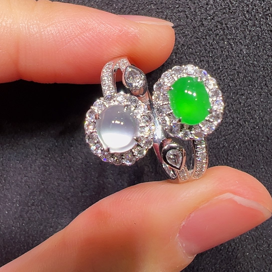 翡翠18K金镶嵌戒指