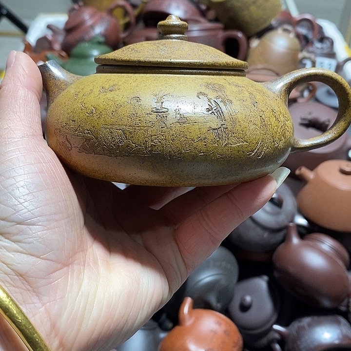 紫砂茶壶微瑕微笑