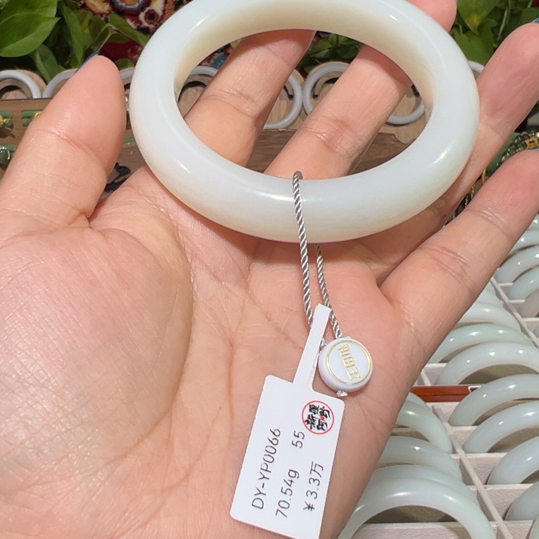 未镶嵌手镯和田玉和田玉纯天然手镯