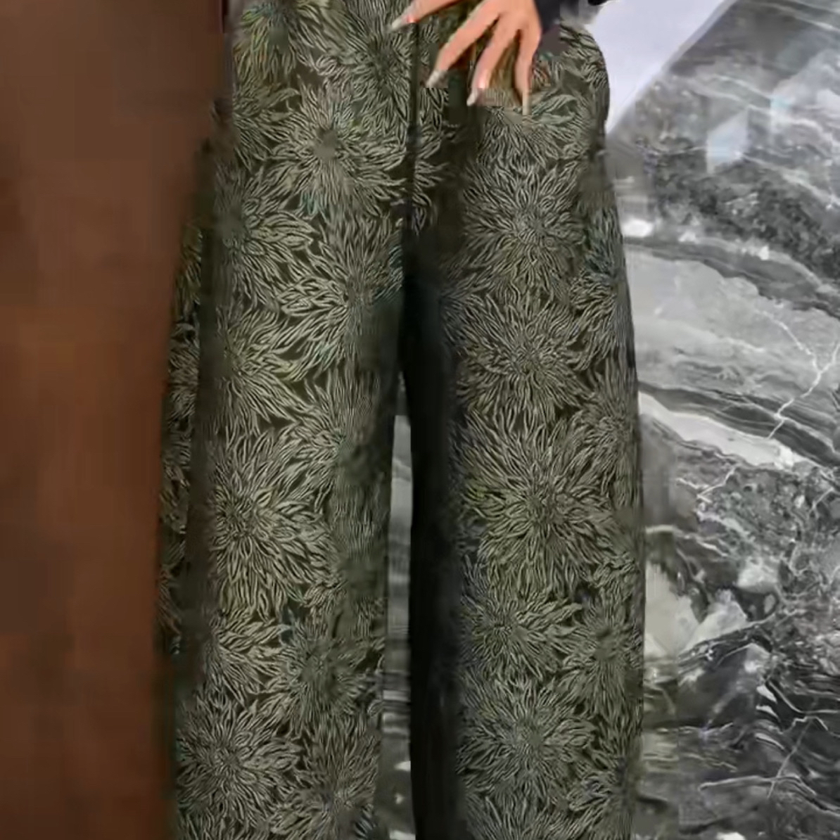 女士重工提花减龄百搭弯刀垮裤休闲裤