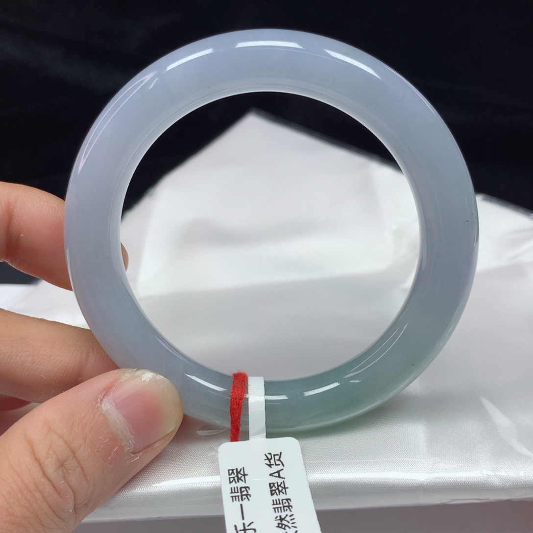 翡翠手镯（圆镯）未镶嵌54.1