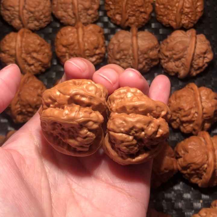 把件文玩核桃开背大腿39