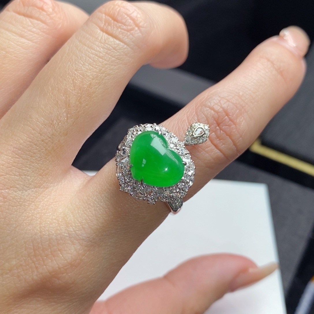 翡翠18K金镶嵌戒指爱心戒指吊坠两用款