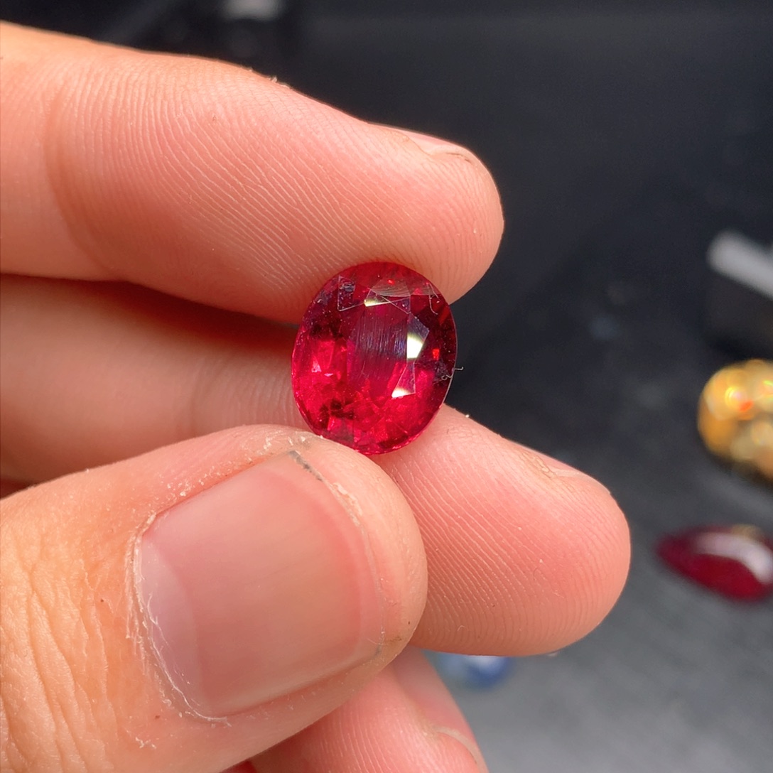 红色碧玺裸石未镶嵌5.255ct