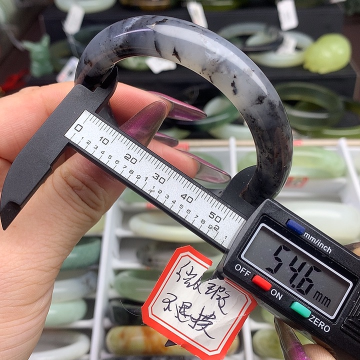 蛇纹石玉手镯未镶嵌749