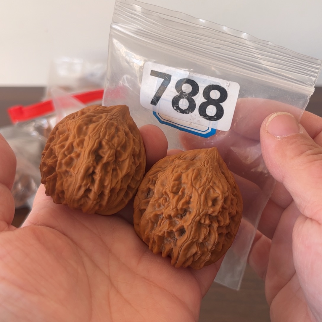 吊坠文玩核桃鸡心41