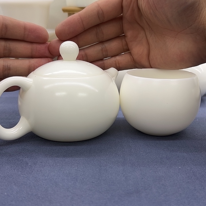 德化冰种玉瓷西施壶