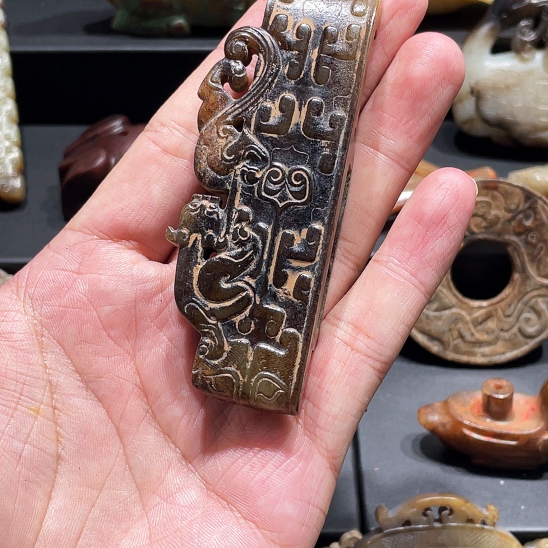 钛***啦未镶嵌和田玉（糖玉）挂件