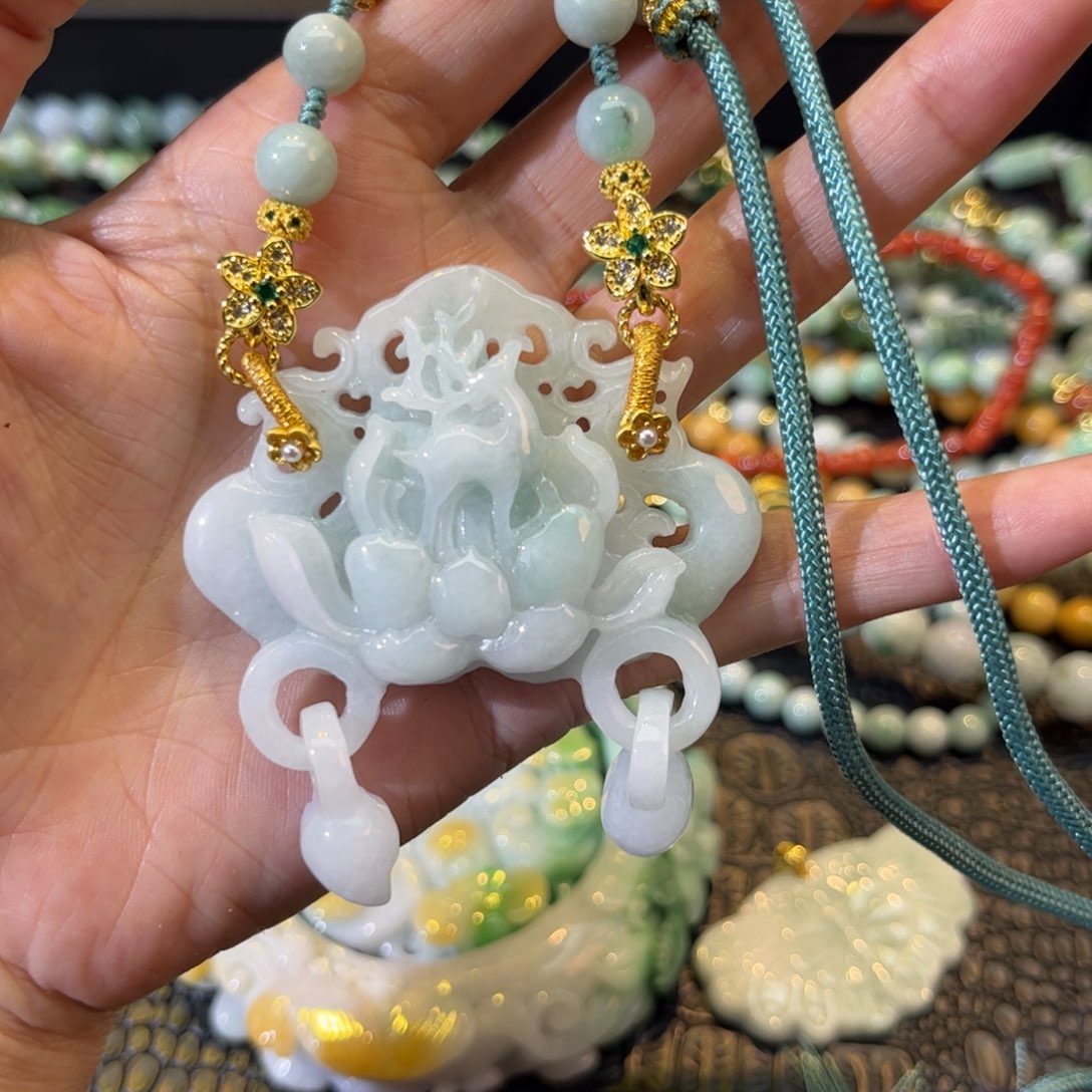 翡翠颈饰未镶嵌待编款