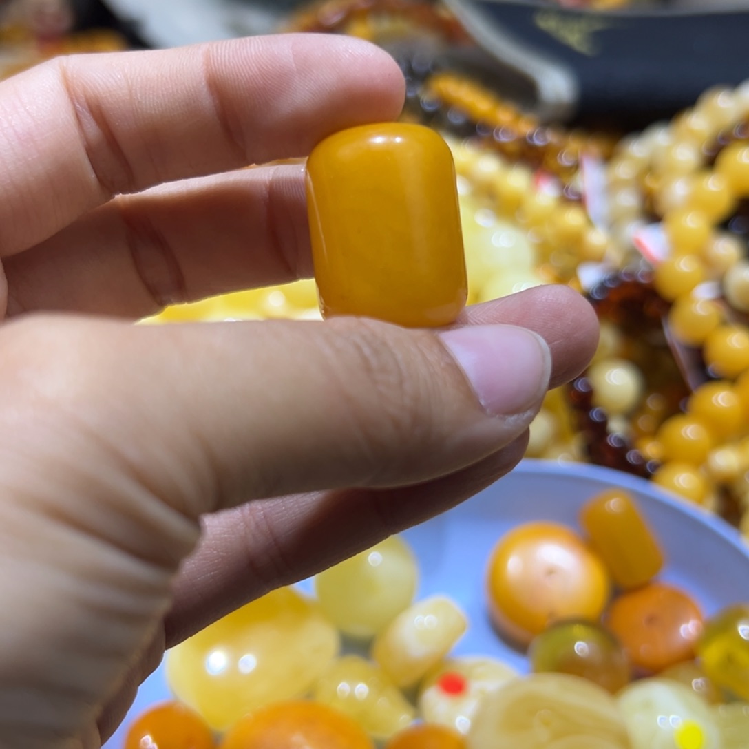 琥珀珠宝奇石未镶嵌