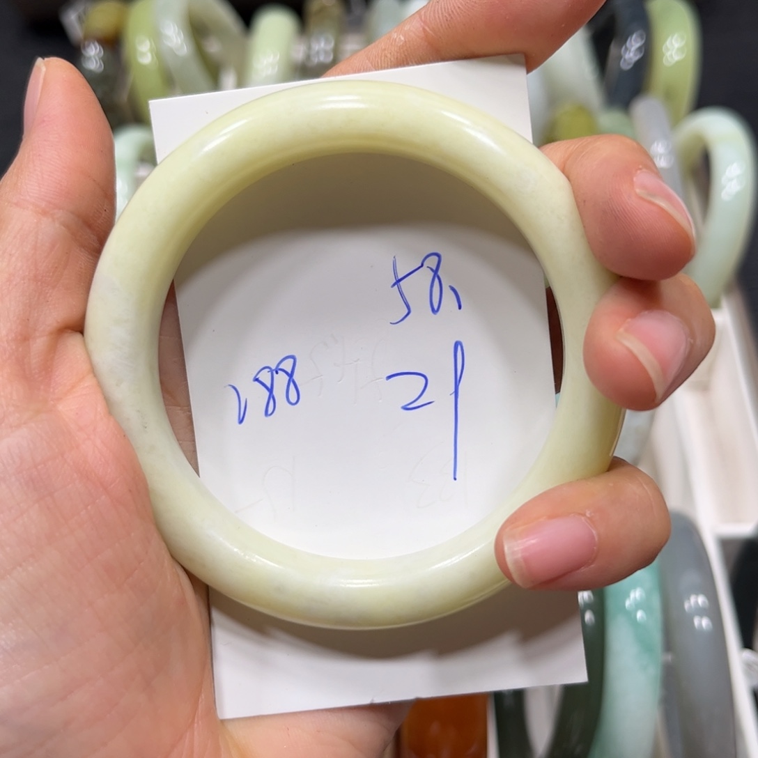 未镶嵌蛇纹石玉手镯