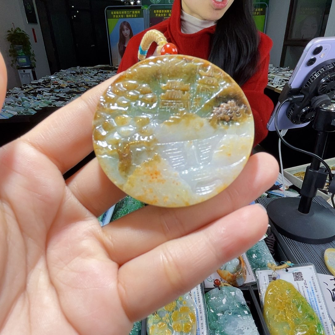 颈饰未镶嵌翡翠一