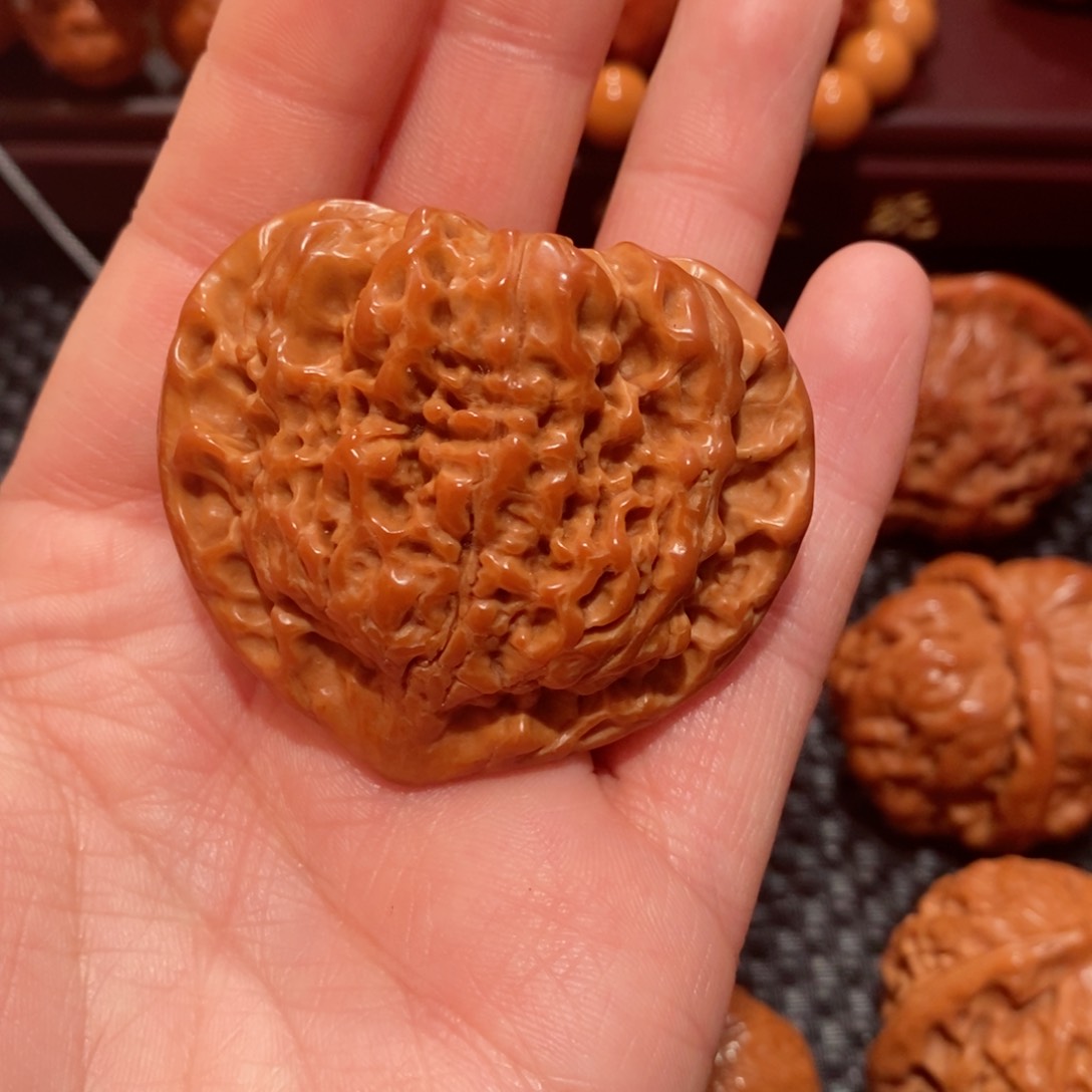 文玩核桃把件二*螈桃心