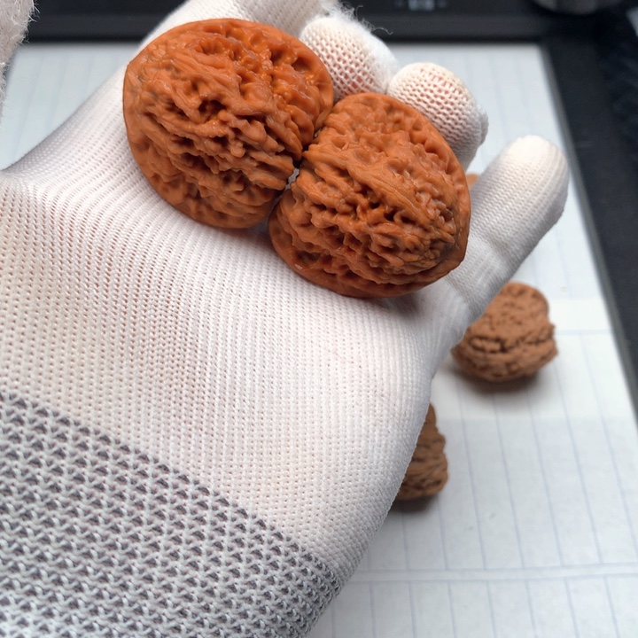 文玩核桃把件撕**间南疆