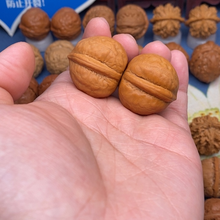 文玩核桃把件小海豚