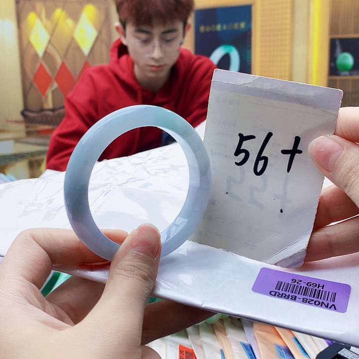 翡翠未镶嵌手镯000……