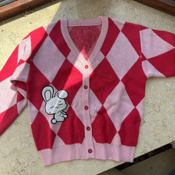 R006女童菱格小兔子开衫毛衣