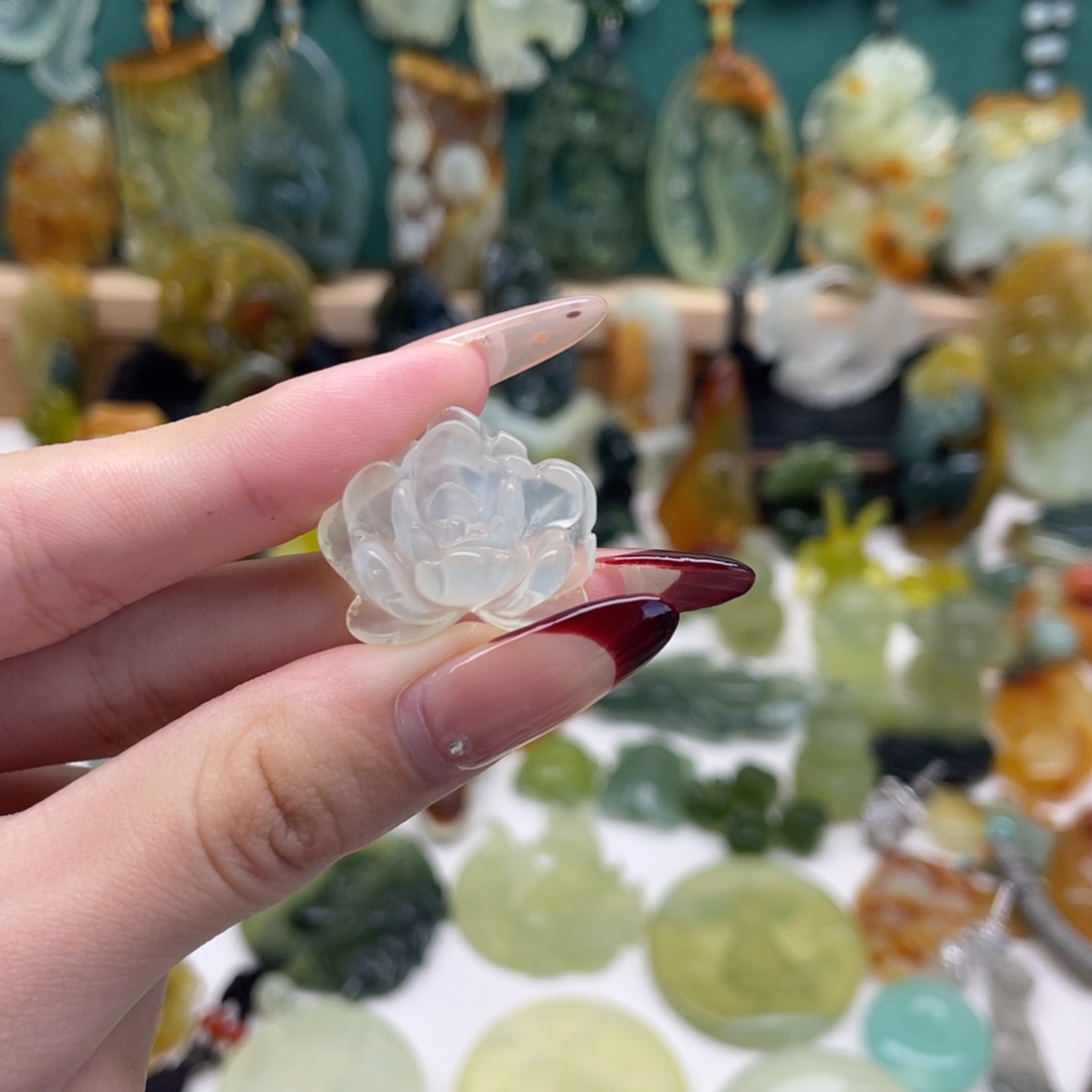 蛇纹石玉吊坠(不含链)未镶嵌