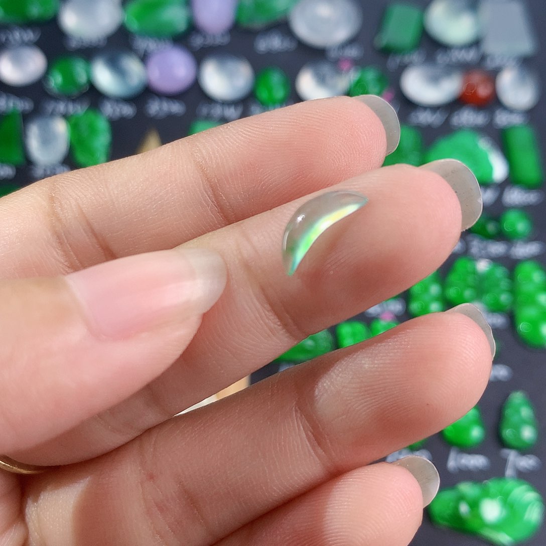 【闪购商品】翡翠颈饰未镶嵌小月亮