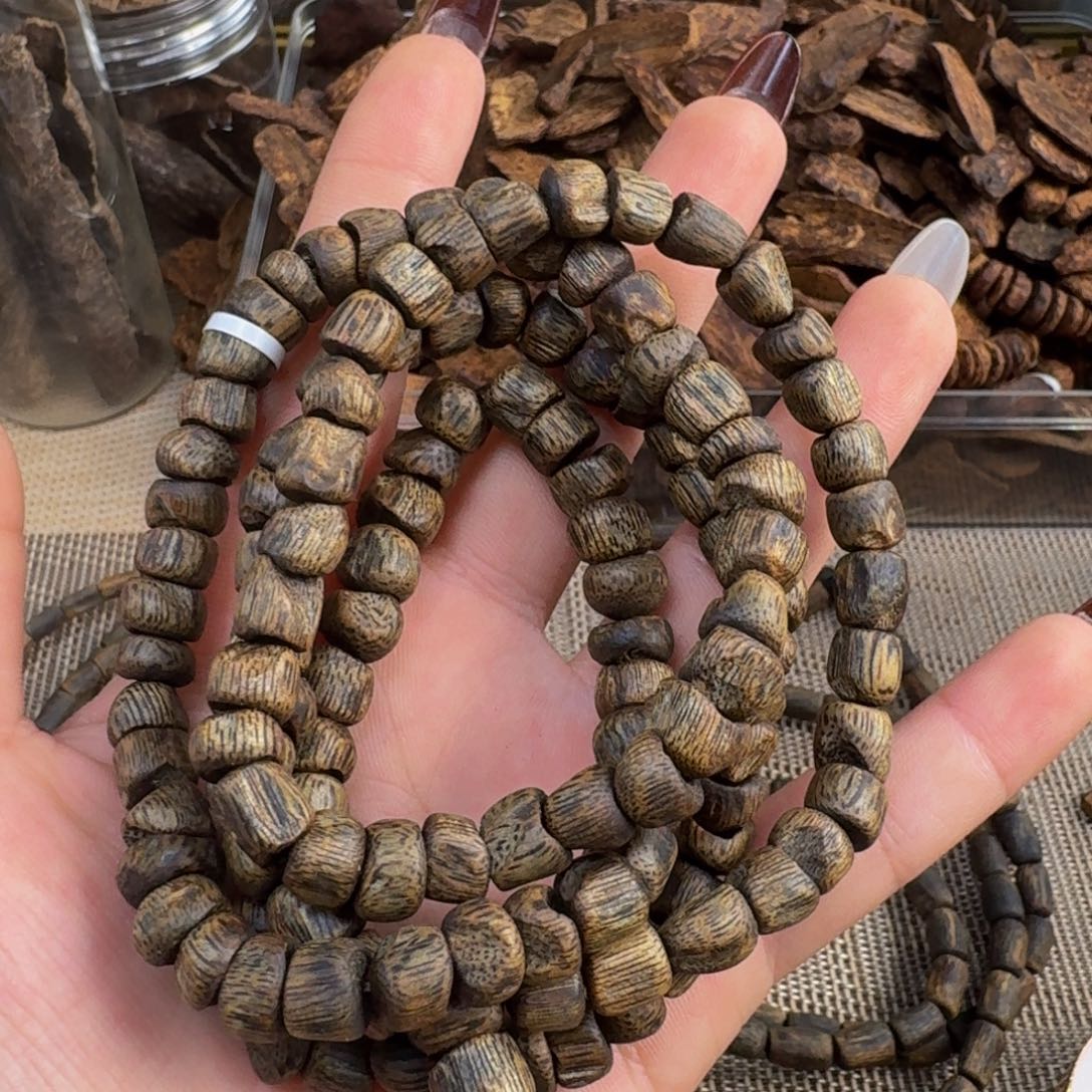 沉香吊坠沉水海南莺歌绿棋多圈牛肉干