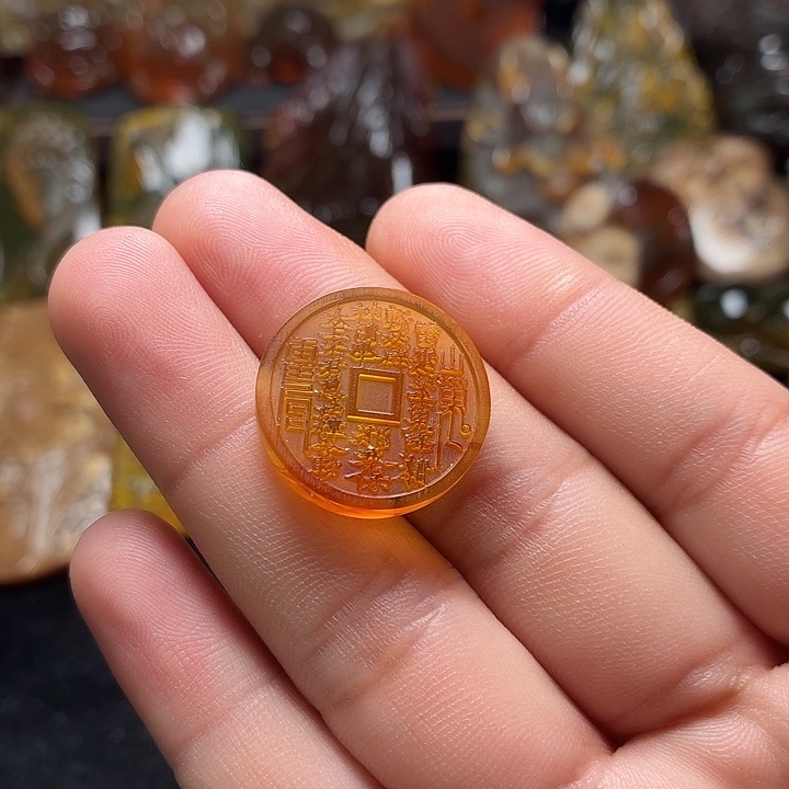 千***…琥珀未镶嵌颈饰44