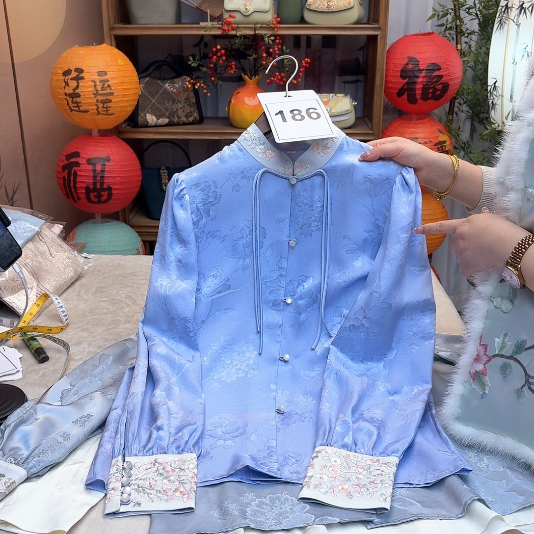 刺绣S码真丝衬衫带绣花