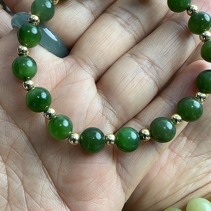 和田玉（碧玉）未镶嵌手链