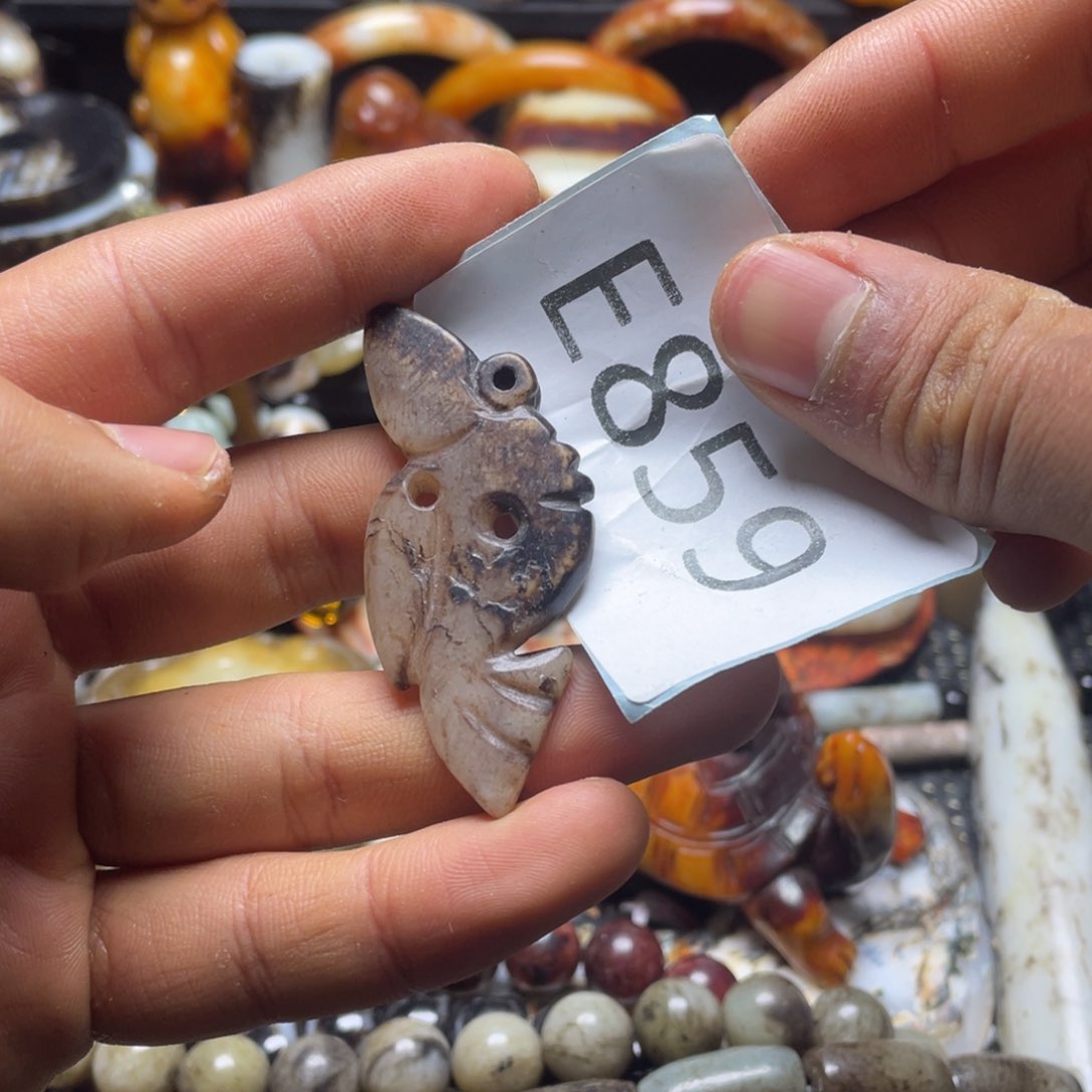 和田玉（糖玉）挂件未镶嵌