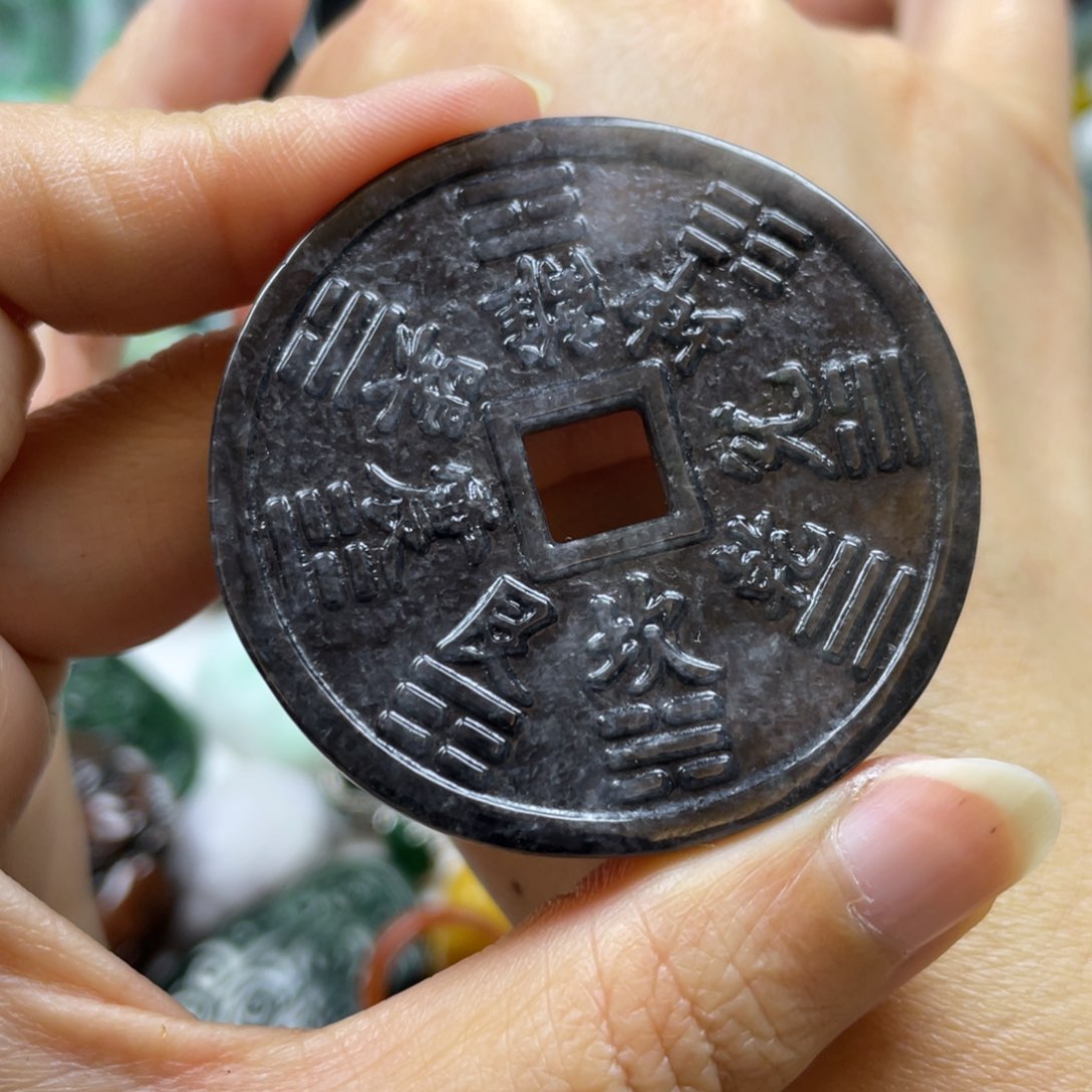 翡翠颈饰未镶嵌牌子