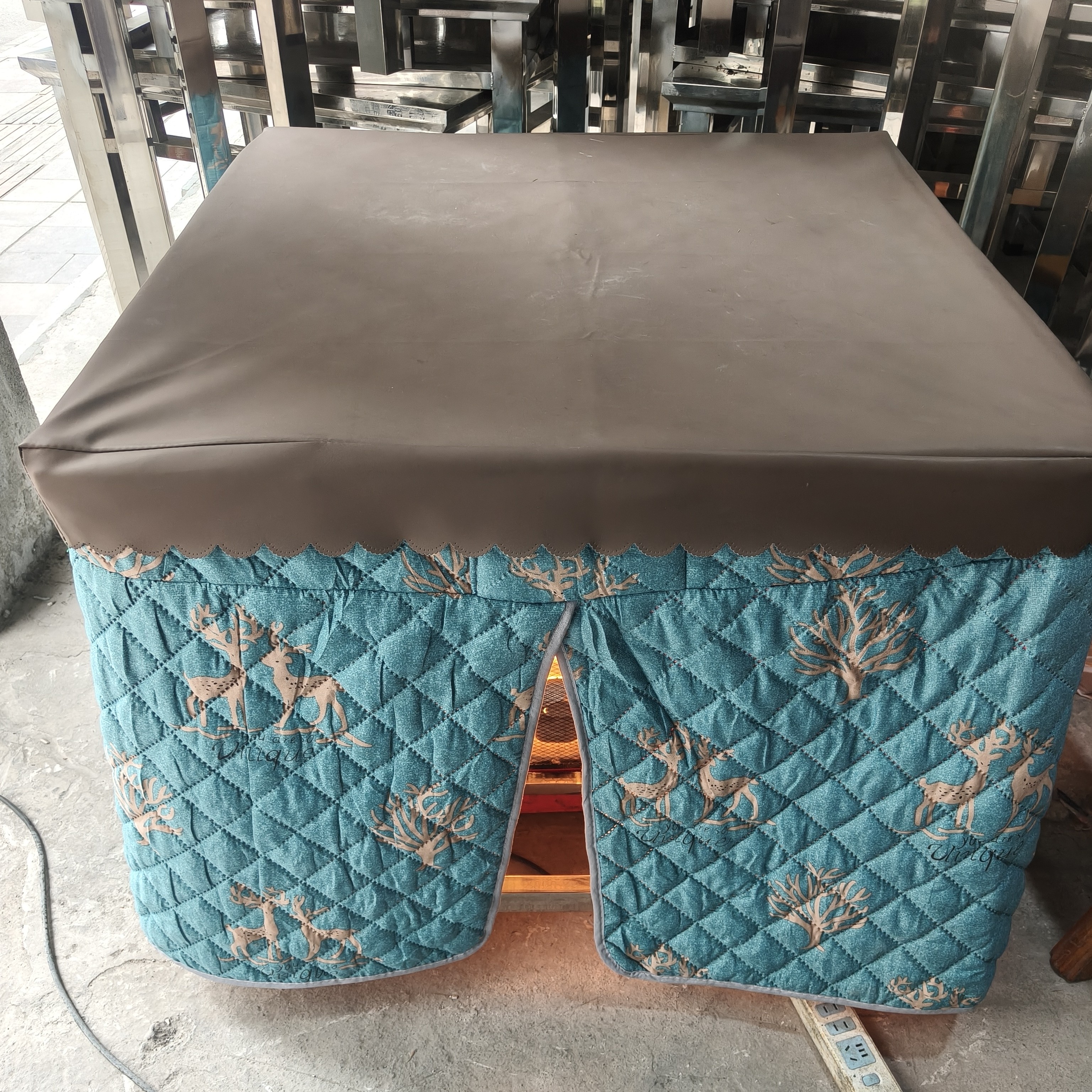 不锈钢加厚便携式户外家用木炭烧烤桌可拆卸加高正方形烧烤架