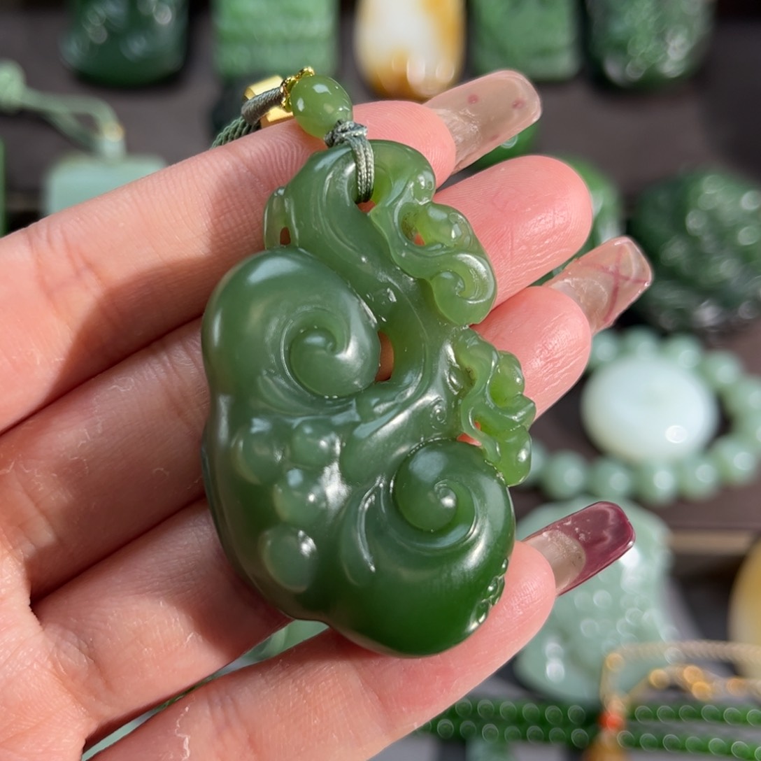 和田玉颈饰未镶嵌碧玉灵芝如意定制
