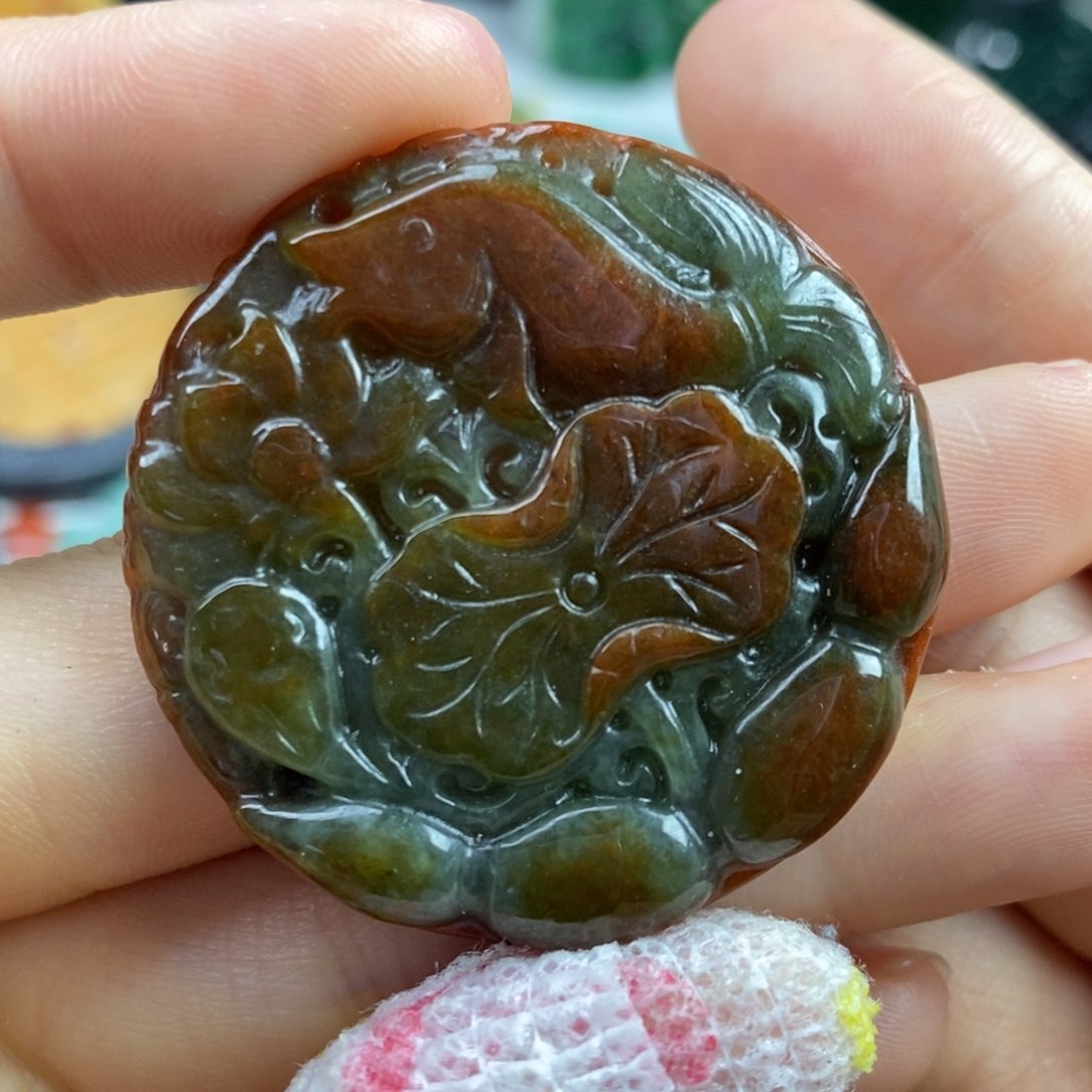 翡翠颈饰未镶嵌吊坠