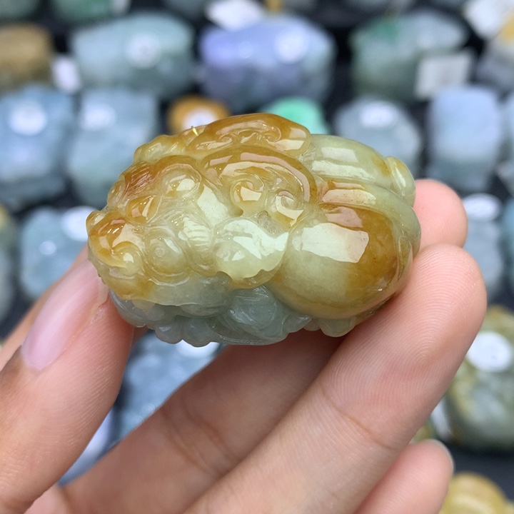 翡翠颈饰未镶嵌天然缅甸翡翠