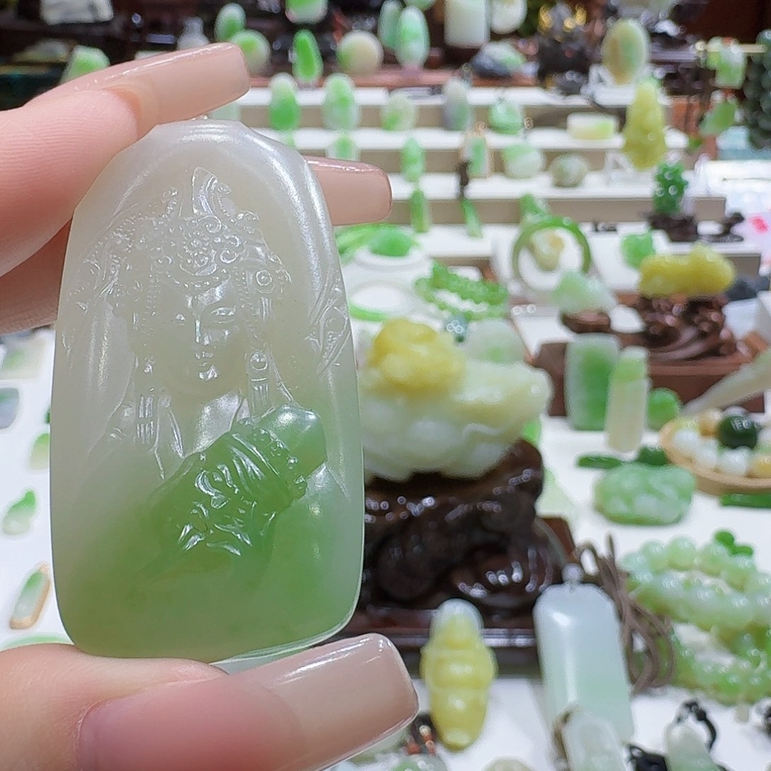 和田玉（翠青玉）未镶嵌颈饰翠青扎基拉姆