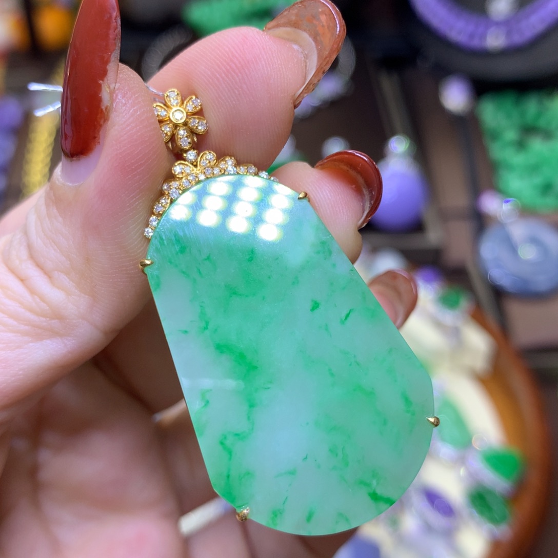 【闪购商品】翡翠颈饰18K金镶嵌翡翠