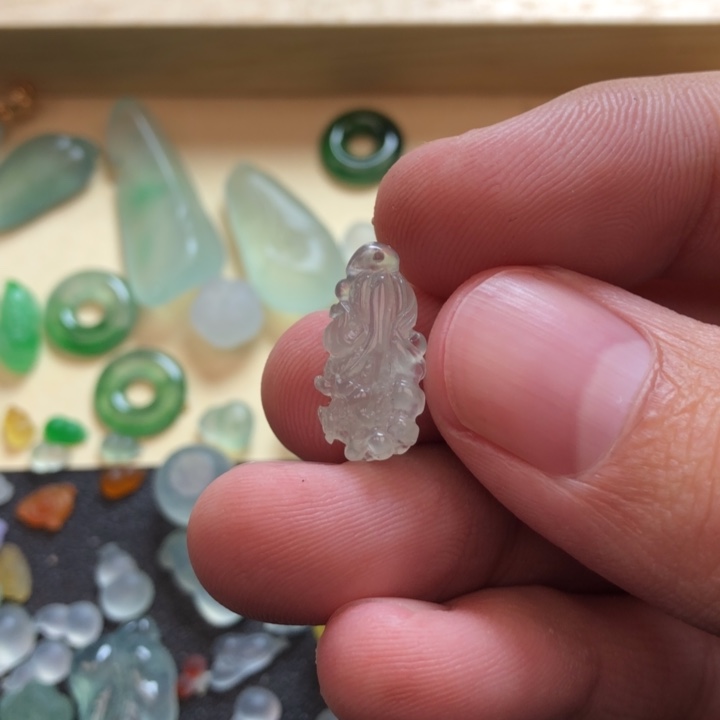 定制翡翠未镶嵌挂件