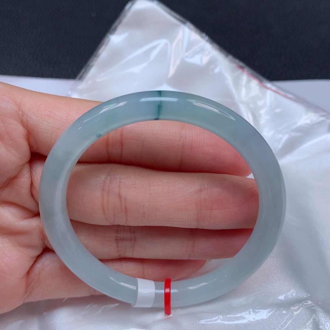 翡翠手镯未镶嵌天然