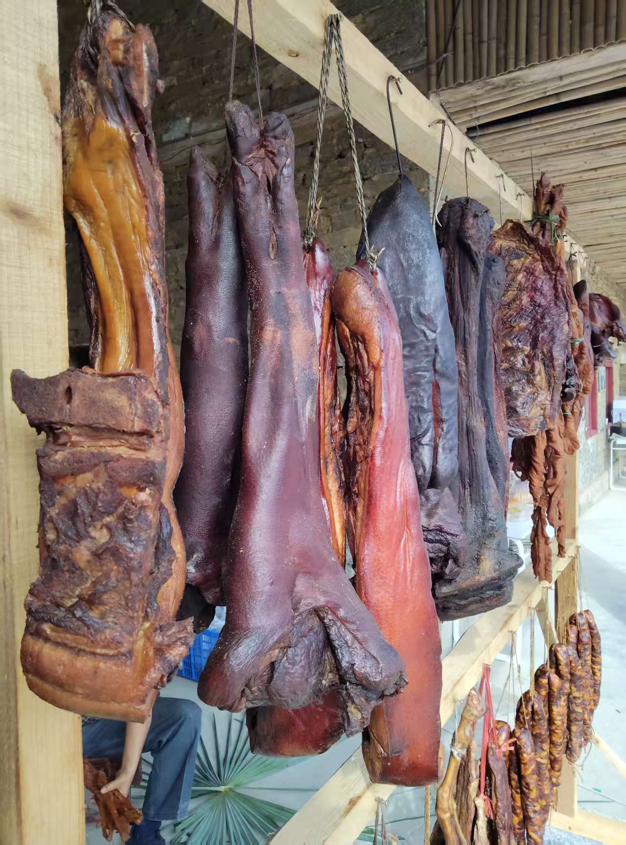 【一村一品 --沅古坪】传统工艺柴火烟熏腊肉后腿肉