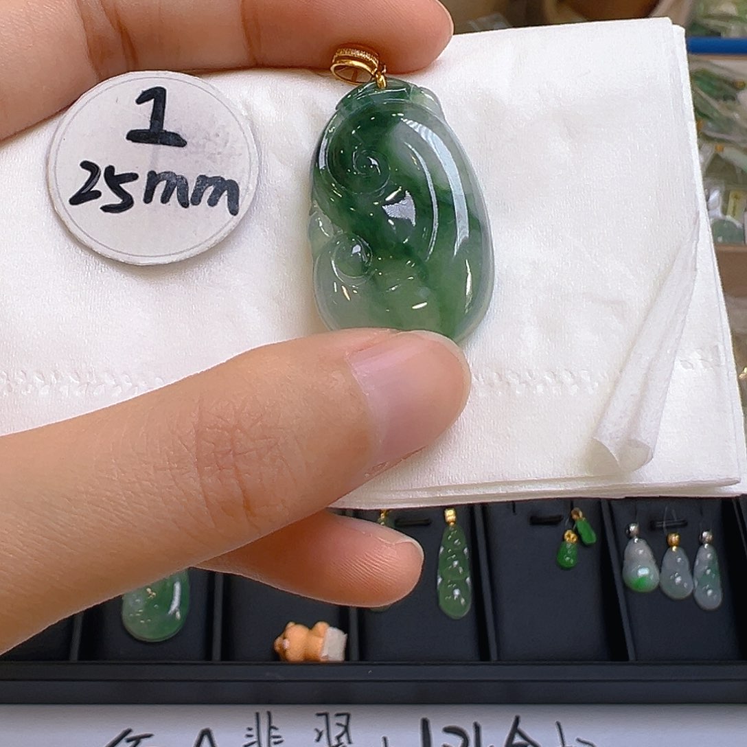 翡翠吊坠(不含链)18K金镶嵌翡翠