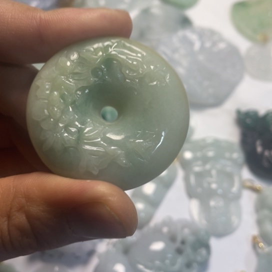 翡翠颈饰未镶嵌缅甸天然翡翠A货